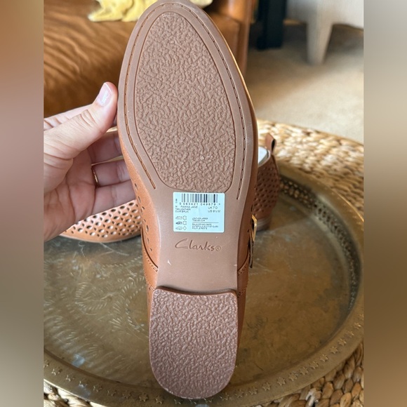 Clarks Fawna Jane Tan Leather Flats (NWT!) - Picture 9 of 9